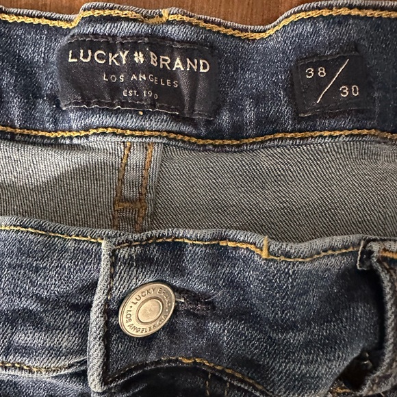 Lucky Brand Men’s 221 slim jeans. Size 38x30 - Picture 7 of 11